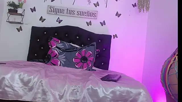 Coral Villalobos online show from 02/21/26, 12:40