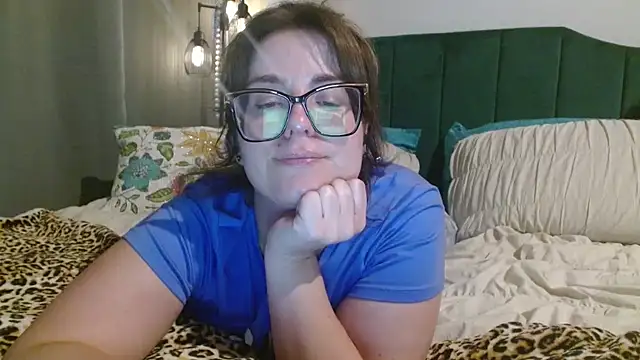 HazelSkyesChat online show from 04/01/26, 11:45