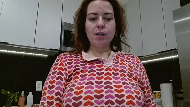 Snapshot of HazelSkyesChat chatting on 02/14/26, 05:57 HazelSkyesChat online show from 02/14/26, 05:57