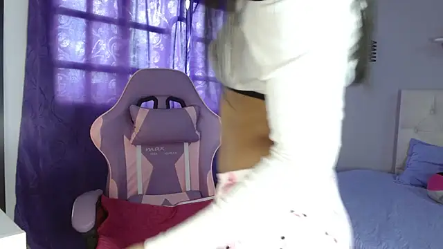 Snapshot of VelvetRosss chatting on 02/21/26, 08:11 VelvetRosss online show from 02/21/26, 08:11