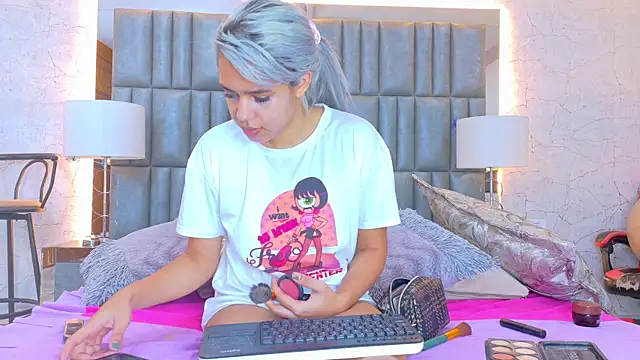 AlanaHouston online show from 04/10/26, 04:52