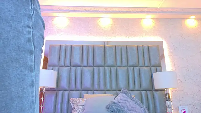 AlanaHouston online show from 04/12/26, 04:38