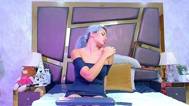 AlanaHouston online show from 04/11/26, 04:42