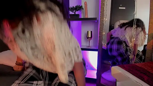 Miniadelf online show from 04/13/26, 09:08