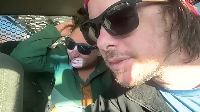 mr mrs glitter online show from 04/11/26, 09:51