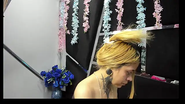 Dakota Angell  online show from 04/02/26, 08:04