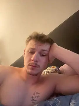 Snapshot of Lucas328706 chatting on 02/18/26, 01:14 Lucas328706 online show from 02/18/26, 01:14