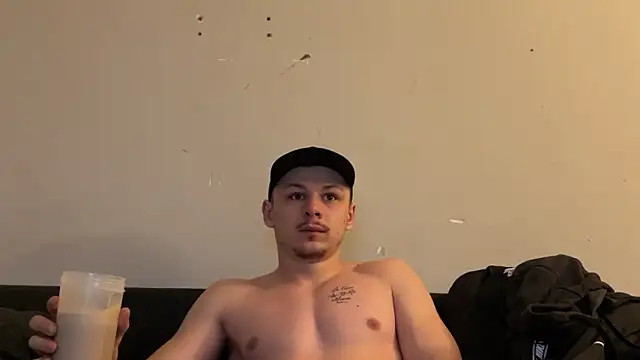 Snapshot of Lucas328706 chatting on 02/26/26, 01:44 Lucas328706 online show from 02/26/26, 01:44