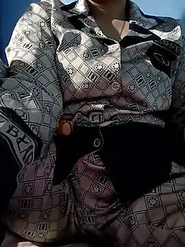 Tulip ii online show from 02/19/26, 02:30