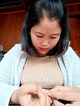 Snapshot of Mayly_Sweet chatting on 02/15/26, 03:29 Mayly Sweet online show from 02/15/26, 03:29