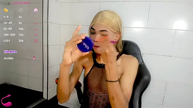 Karol Vanessa   online show from 05/10/26, 05:04