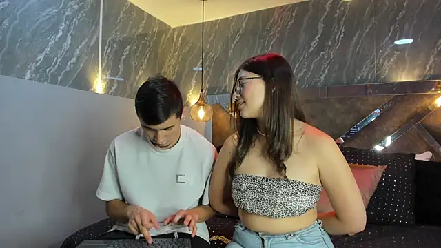 ChloeandAdam online show from 04/08/26, 07:43