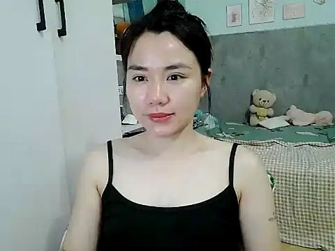 Snapshot of Amy8386 chatting on 04/18/26, 04:26 Amy8386 online show from 04/18/26, 04:26
