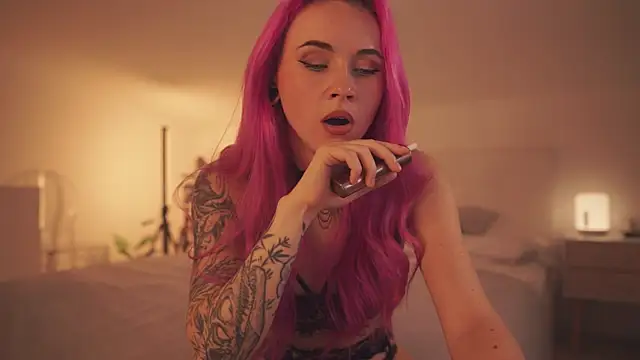 Sarah Pink online show from 02/07/25, 05:18