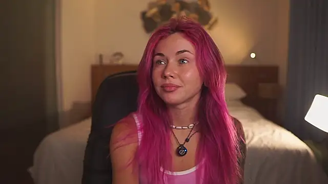 Sarah Pink online show from 03/07/26, 12:21