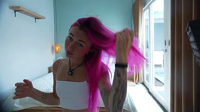 Sarah Pink online show from 10/06/25, 03:51