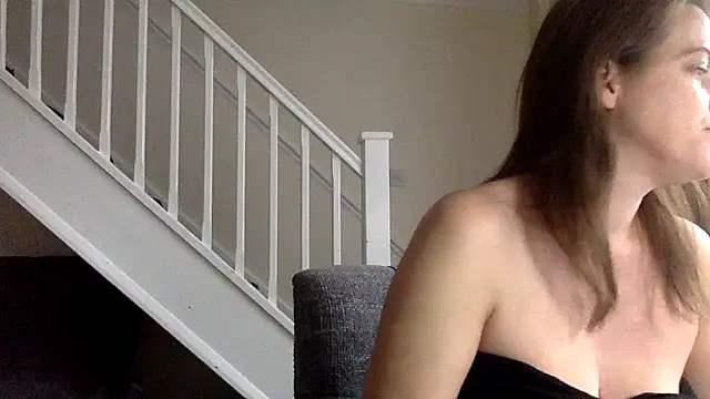 Snapshot of ElizabethArden42- chatting on 02/02/26, 09:30 ElizabethArden42- online show from 02/02/26, 09:30