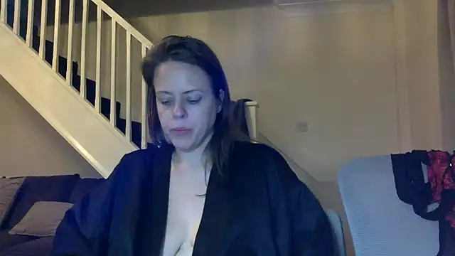 Snapshot of ElizabethArden42- chatting on 02/27/26, 08:41 ElizabethArden42- online show from 02/27/26, 08:41