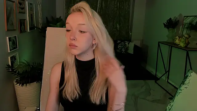 Snapshot of MaoqiBeverly chatting on 02/16/26, 05:44 MaoqiBeverly online show from 02/16/26, 05:44