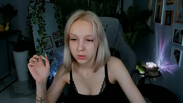 Snapshot of MaoqiBeverly chatting on 05/19/26, 08:21 MaoqiBeverly online show from 05/19/26, 08:21