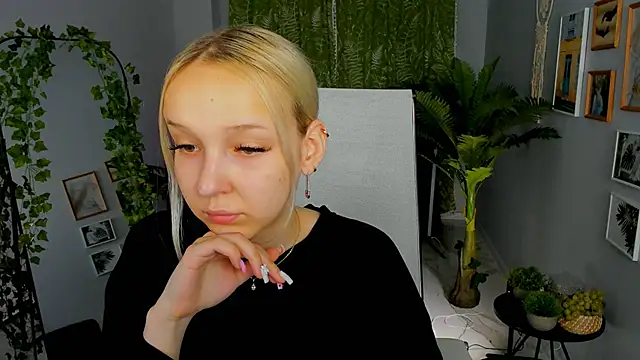 Snapshot of MaoqiBeverly chatting on 05/07/26, 08:28 MaoqiBeverly online show from 05/07/26, 08:28
