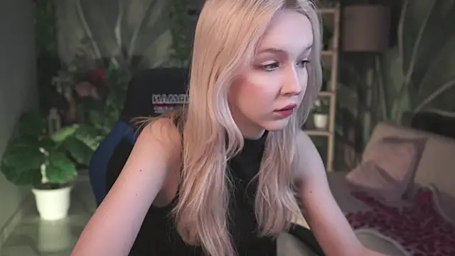 Snapshot of MaoqiBeverly chatting on 02/19/26, 05:54 MaoqiBeverly online show from 02/19/26, 05:54