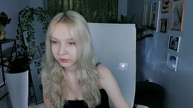 MaoqiBeverly online show from 04/06/26, 03:13