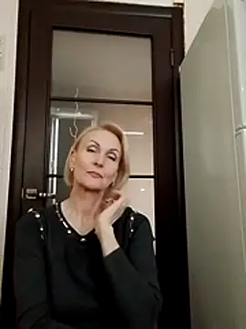 Snapshot of MichelleSolis chatting on 03/01/26, 02:06 MichelleSolis online show from 03/01/26, 02:06