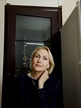 Snapshot of MichelleSolis chatting on 02/11/26, 06:52 MichelleSolis online show from 02/11/26, 06:52