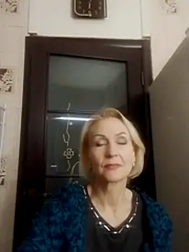 Snapshot of MichelleSolis chatting on 02/05/26, 04:03 MichelleSolis online show from 02/05/26, 04:03