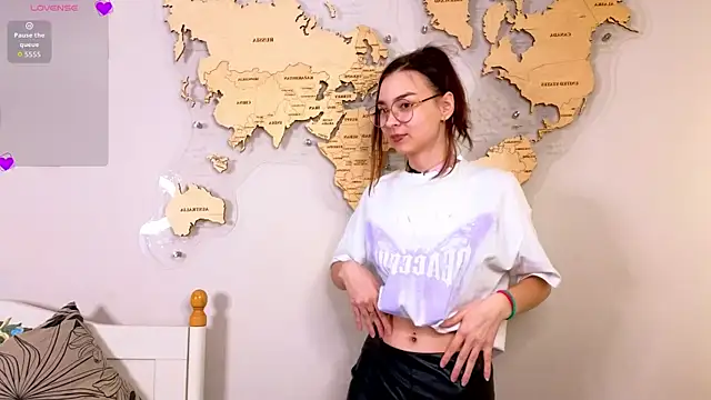 Snapshot of EddieChery chatting on 03/05/26, 03:08 EddieChery online show from 03/05/26, 03:08