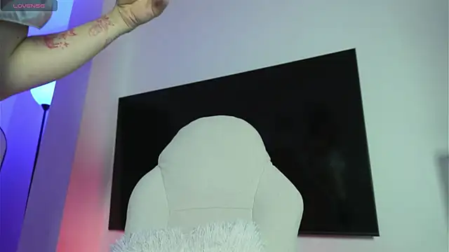 Just Lu online show from 03/05/26, 05:37