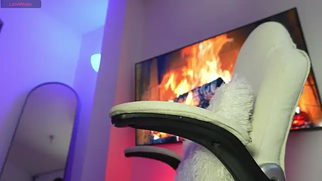 Snapshot of Just_Lu chatting on 02/18/26, 04:14 Just Lu online show from 02/18/26, 04:14