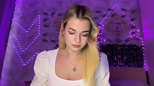 Karina vibe online show from 04/24/26, 11:12