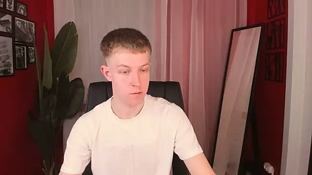 Snapshot of Dylan_Norton chatting on 05/05/26, 05:43 Dylan Norton online show from 05/05/26, 05:43