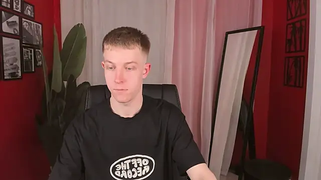 Snapshot of Dylan_Norton chatting on 04/29/26, 03:38 Dylan Norton online show from 04/29/26, 03:38