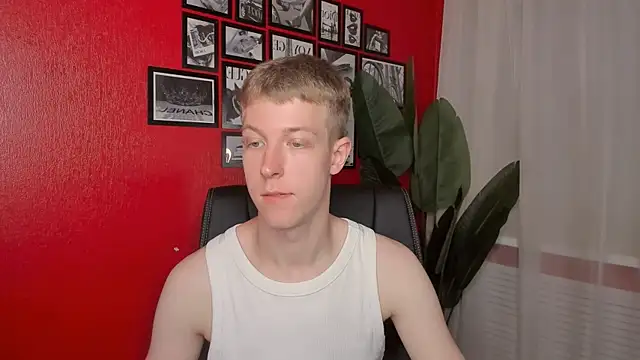 Snapshot of Dylan_Norton chatting on 07/14/26, 10:54 Dylan Norton online show from 07/14/26, 10:54