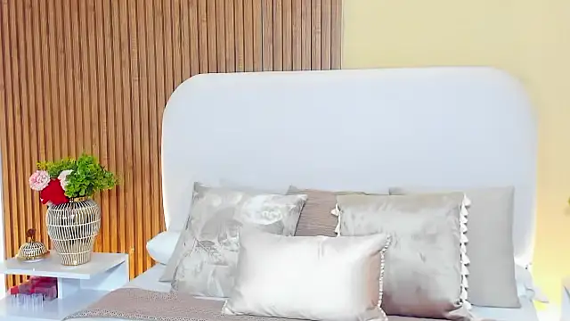 CristalMayson online show from 03/28/26, 12:22