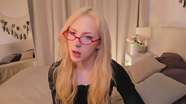 Tiffany  King online show from 05/29/26, 05:57