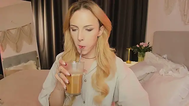 Tiffany  King online show from 04/08/26, 05:31