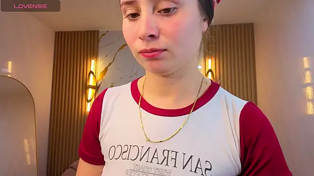 Snapshot of Ariana18_b chatting on 02/28/26, 12:49 Ariana18 b online show from 02/28/26, 12:49