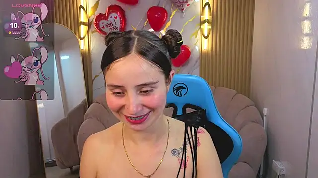 Snapshot of Ariana18_b chatting on 02/26/26, 12:49 Ariana18 b online show from 02/26/26, 12:49