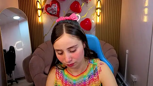 Snapshot of Ariana18_b chatting on 02/20/26, 12:51 Ariana18 b online show from 02/20/26, 12:51