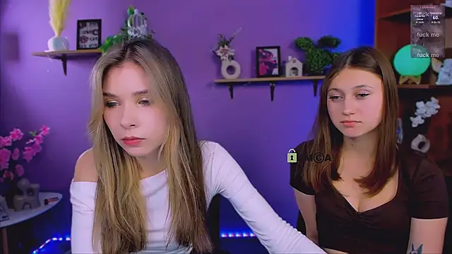 arianaa cat online show from 04/09/26, 11:55