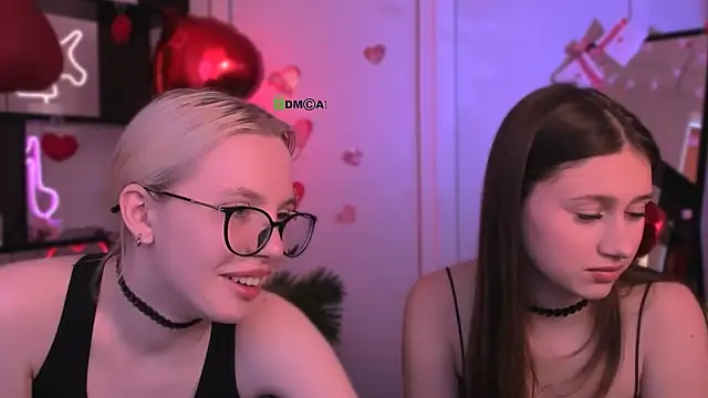 arianaa cat online show from 02/21/26, 12:07