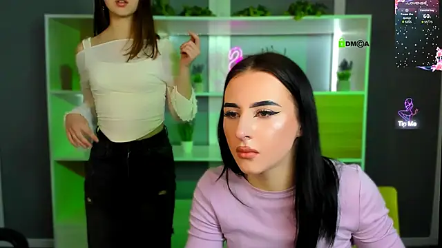 arianaa cat online show from 04/10/26, 06:48