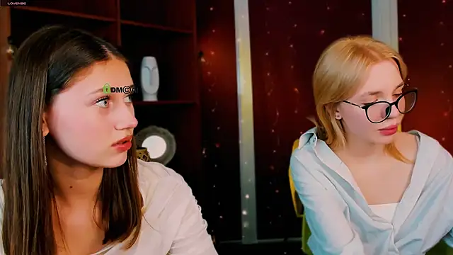 arianaa cat online show from 04/14/26, 06:35