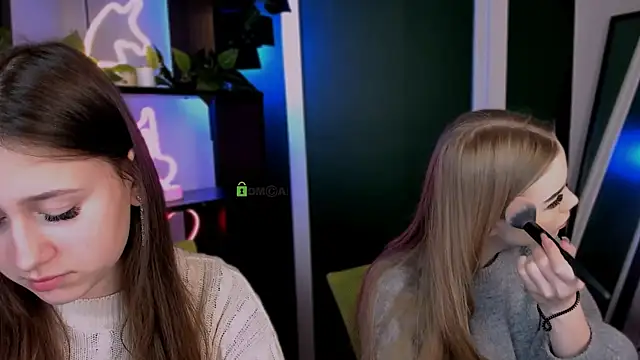 arianaa cat online show from 03/21/26, 07:20