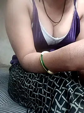 Snapshot of Annuhot143 chatting on 02/10/26, 08:46 Annuhot143 online show from 02/10/26, 08:46