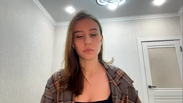 Snapshot of SofiaBlumer chatting on 02/16/26, 03:21 SofiaBlumer online show from 02/16/26, 03:21